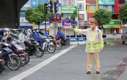 CSGT Hà Nội khuyến cáo người dân hạn chế ra đường đề phòng mưa, bão