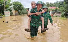 Khẩn trương di dời người dân vùng hạ du bị ngập