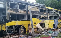 Lật xe khách giường nằm ở Hà Tĩnh, 9 người tử vong