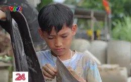 Lũ cuốn trôi sách vở của học sinh, nhiều công trình trường học chìm trong bùn đất