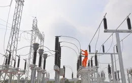 Cấp điện trở lại cho hơn 83.000 khách hàng vùng lũ Nghệ An