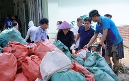 Kịp thời hỗ trợ cơ sở y tế vùng "rốn lũ" miền Tây Nghệ An
