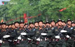 Lực lượng CAND kiên trì luyện tập dưới nắng gắt, sẵn sàng cho đại lễ 2/9