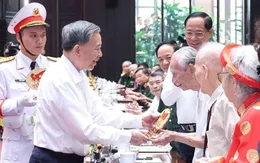 Tổng Bí thư Tô Lâm gặp mặt đại biểu có công với cách mạng