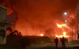 Cháy lớn xưởng sản xuất đèn cầy ở Tây Ninh trong đêm