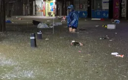 Hàn Quốc sơ tán khẩn cấp hơn 2.500 người do mưa lũ gây ngập lụt