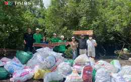 Người dân Phú Quốc di chuyển 18km để chung tay dọn dẹp rác thải