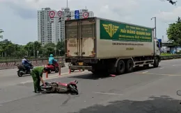 Xe tải va chạm xe máy ở TP Hồ Chí Minh, cô gái trẻ tử vong
