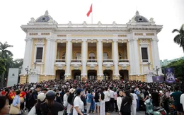 Hàng ngàn khán giả xếp hàng nhận vé concert "Việt Nam trong tôi"