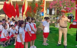 Hà Nội: Tuyên truyền an toàn giao thông cho gần 800 học sinh trước thềm năm học mới