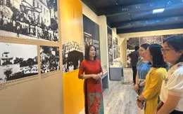 Nhiều tài liệu quý tại trưng bày “Bình dân học vụ - Thắp sáng tương lai”