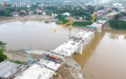 Phú Thọ: Cầu Phong Châu mới chuẩn bị hợp long sau gần 300 ngày thi công thần tốc
