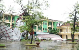 Hàng trăm trường ở Nghệ An và Hà Tĩnh bị hư hại vì bão Kajiki