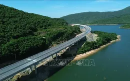 Khai thác tuyến cao tốc Vũng Áng - Bùng