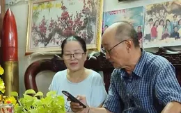 Người dân phấn khởi với quà tặng dịp Quốc khánh