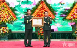 Trao Huân chương Quân công tặng các đồng chí lãnh đạo Bộ Quốc phòng