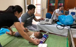 Khám sàng lọc tim bẩm sinh và dị tật cho trẻ em tại Lào Cai