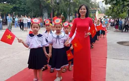 Niềm vui ngày khai giảng lan tỏa từ vùng biên giới đến miền biển