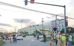 Cố băng qua đường sắt, người đàn ông bị tàu tông tử vong