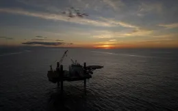 Khai thác nguồn nước ngọt dưới đại dương, mở ra hy vọng cho thế giới "khát nước"