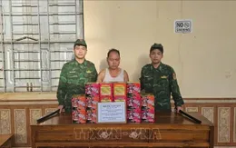 Bắt giữ đối tượng vận chuyển pháo nổ trái phép qua biên giới