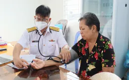 Bộ Tư lệnh Vùng 5 Hải quân khám bệnh, cấp thuốc miễn phí cho nhân dân trên địa bàn tỉnh Cà Mau