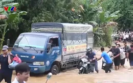 Mưa lũ khiến nhiều tuyến đường ở Tuyên Quang chia cắt, giao thông ách tắc