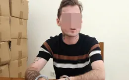 Tạm giữ hình sự người nước ngoài tàng trữ vũ khí quân dụng trái phép