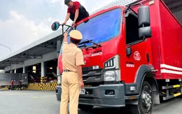 TP Hồ Chí Minh vận động lái xe lắp gương cầu lồi chống "điểm mù"