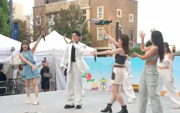 Isaac hát "Bống bống bang bang" cùng nhóm nhạc Nhật