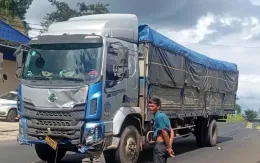 Xe máy va chạm ô tô tải trên Quốc lộ 14, 2 người tử vong