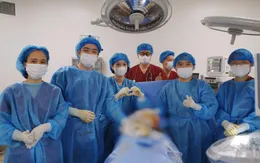 Cứu thai nhi tràn dịch màng phổi ngay trong bụng mẹ