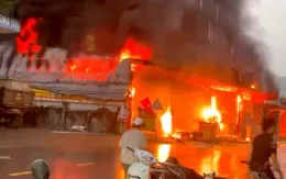 Hỏa hoạn thiêu rụi 2 cửa hàng và 1 ngôi nhà tại Lai Châu