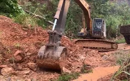 Ứng phó bão số 9: Cục Đường bộ yêu cầu xử lý ngay các vị trí sạt lở lớn gây ách tắc giao thông