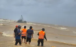 Quảng Trị: Hai tàu cá bị nạn trên đường vào trú bão số 10