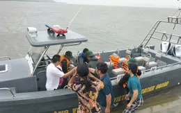 Vượt mưa to sóng lớn cứu bệnh nhân viêm ruột thừa tại đảo Quan Lạn