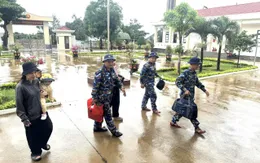 Trạm ra đa Vùng 3 Hải quân tiếp nhận người dân đến tránh bão