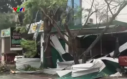 Hàng nghìn ngôi nhà ngập nước, nhiều trường học hư hỏng sau bão số 10 quét qua Nghệ An