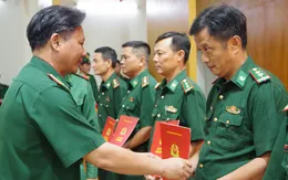 TP Hồ Chí Minh: Trao quyết định thăng quân hàm cho 241 quân nhân chuyên nghiệp