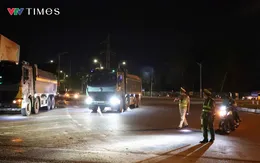 Hà Nội: CSGT tăng cường kiểm tra, xử lý xe chở quá tải trong đêm