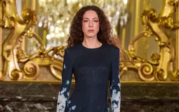 Denim và nghệ thuật chế tác thủ công Việt lên sàn diễn Paris Fashion Week