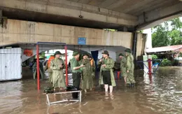 Chủ tịch UBND Thái Nguyên trực tiếp chỉ đạo ứng phó lũ lịch sử, gia cố đê điều sông Cầu