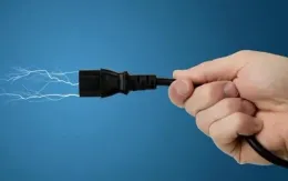 Cấp cứu thành công bệnh nhân bị điện giật trong mưa bão