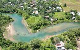 Sống khổ bên bờ sông sạt lở