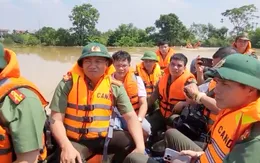 Công an Hà Nội chủ động ứng phó, bảo đảm an toàn cho người dân vùng lũ
