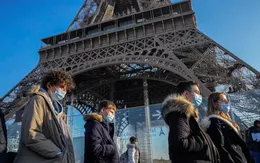 Pháp ghi nhận sự trở lại của COVID-19 với biến thể XFG lan nhanh