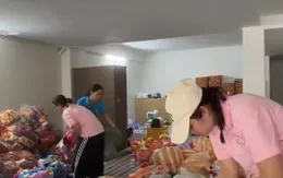 Người dân cả nước hỗ trợ hàng trăm tỷ đồng cùng nhu yếu phẩm cho bà con vùng lũ