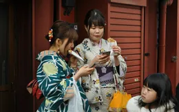 Thành phố Nhật Bản giới hạn thời gian sử dụng điện thoại tối đa 2 tiếng mỗi ngày