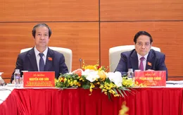 Đại hội Đảng bộ Chính phủ lần thứ I thảo luận tại tổ về các dự thảo văn kiện