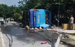 Xe khách mất lái lao vào taluy ở Lào Cai, 3 người tử vong, nhiều người bị thương